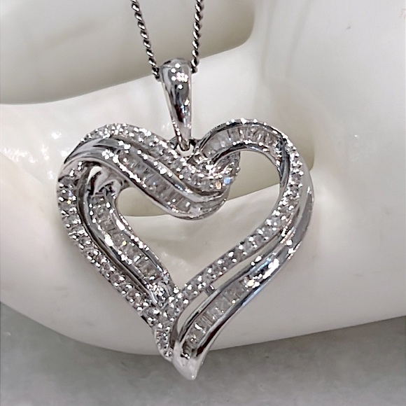 S925 Diamond Heart Pendant Necklace